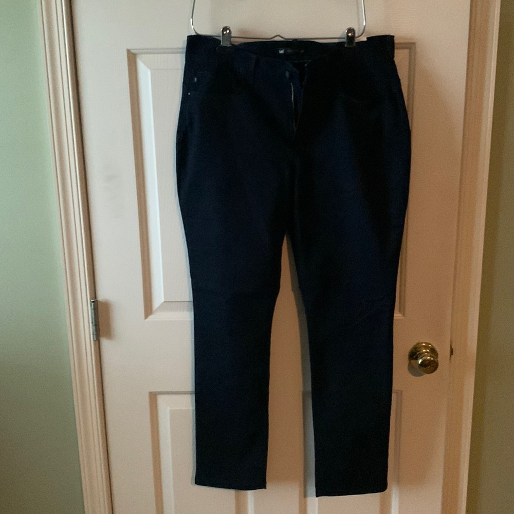 New without tags Lee jeans with decorative pattern